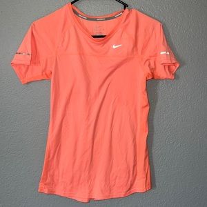 3/$15 Nike Dri-Fit Tee 🤍